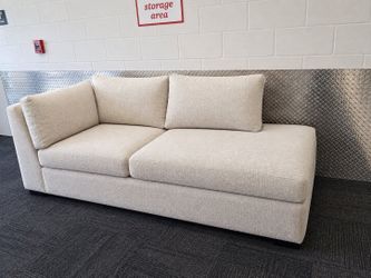 Free Delivery Today! Beautiful light Beige Lounge couch sofa . No stains or rips . Very comfy ! Quality