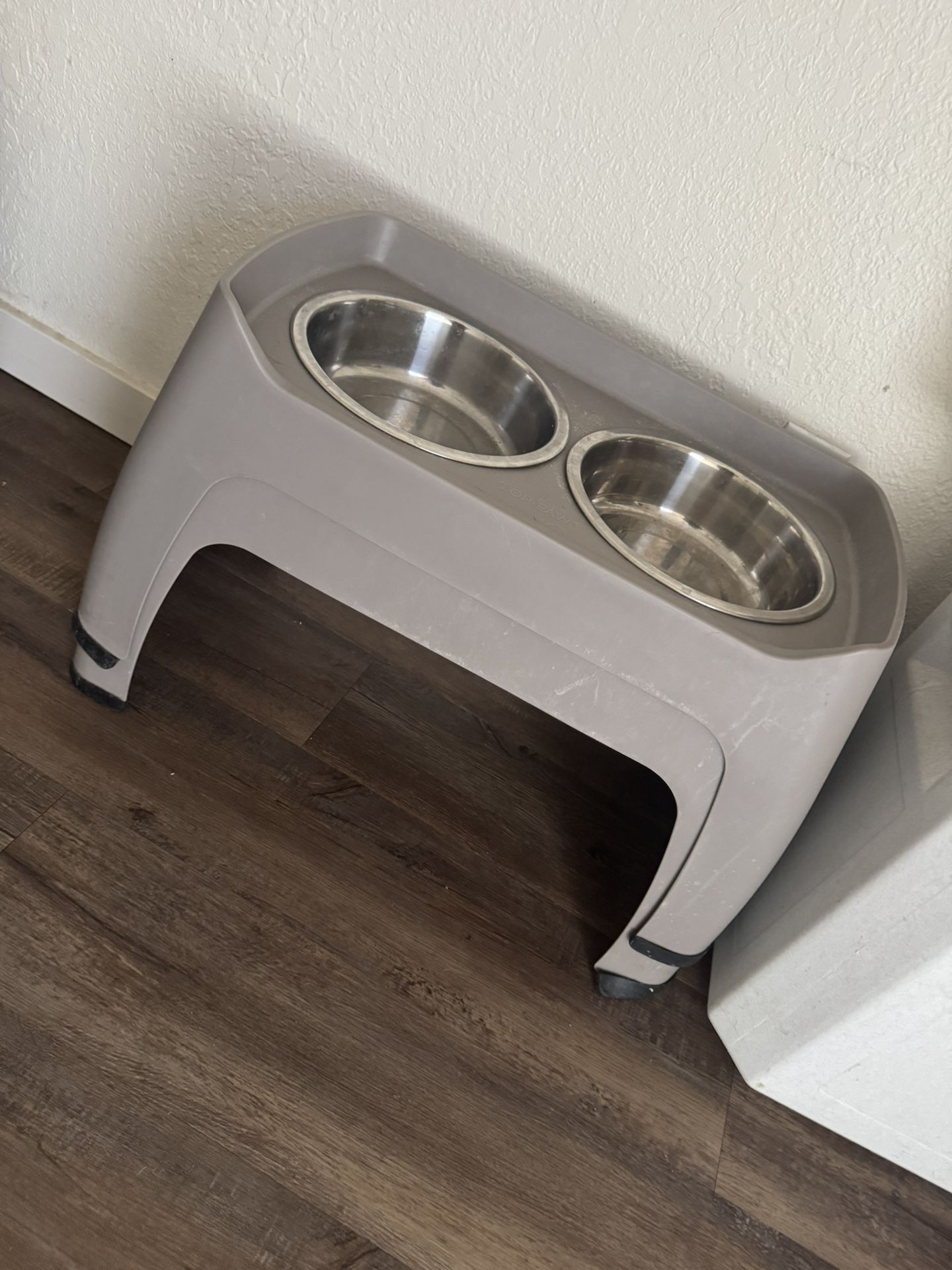 Pet Feeder