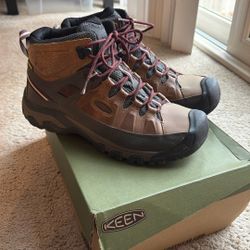 Keen Targhee III Mid Hiking Boots 