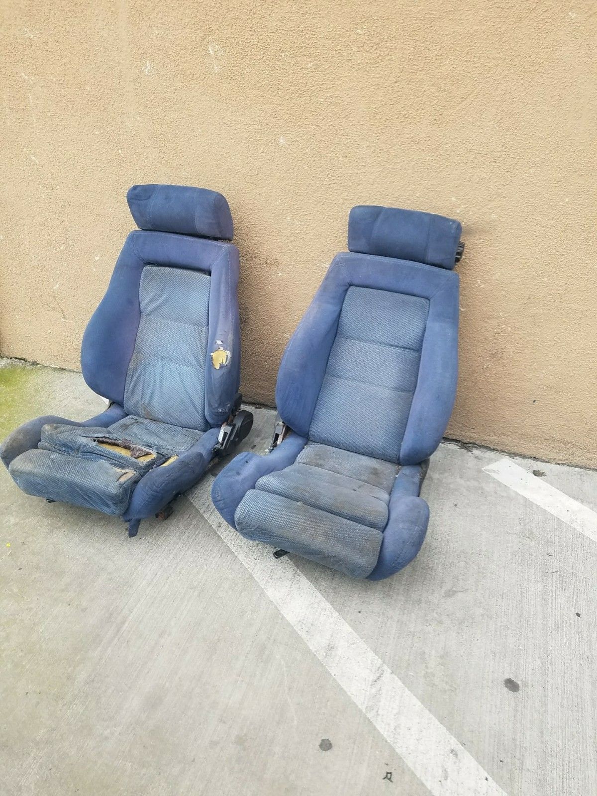 2 - Flofit manual sport seats (Recaro style)