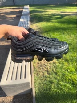 Black Nike vapor max size 5