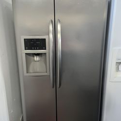 Refrigerador Frigidaire 36 Inch Wide 24 Deep 