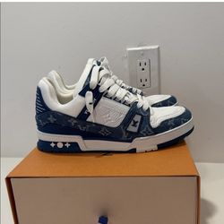 AUTHENTIC Louis Vuitton Trainer Sneakers