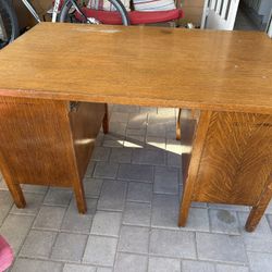 VTG Solid Oak Executive Desk 