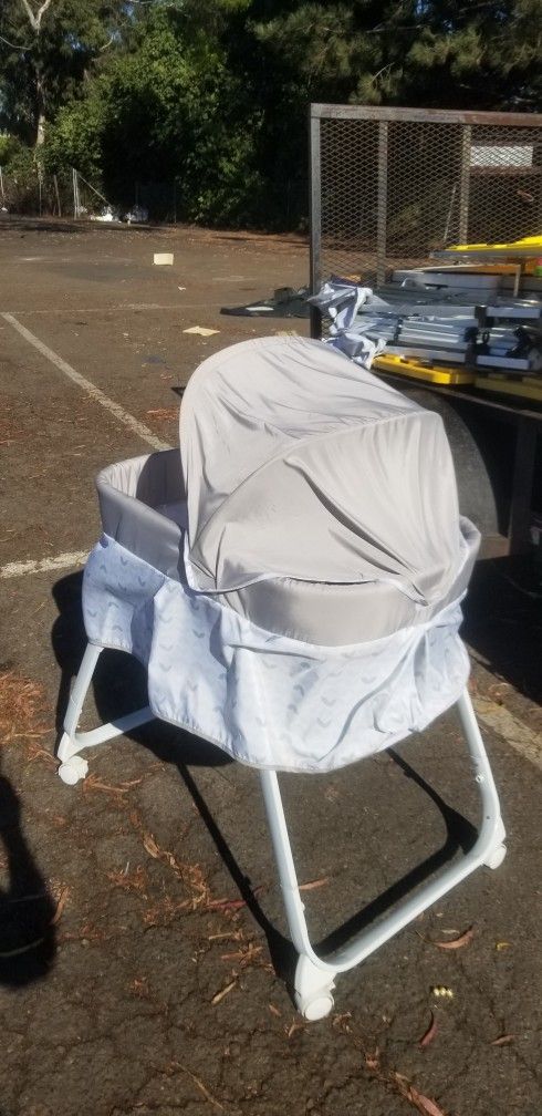 NICE BASSINET