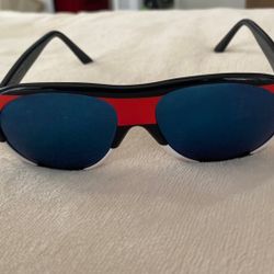 Vintage women’s/kids sunglasses no scratches perfect Frame 