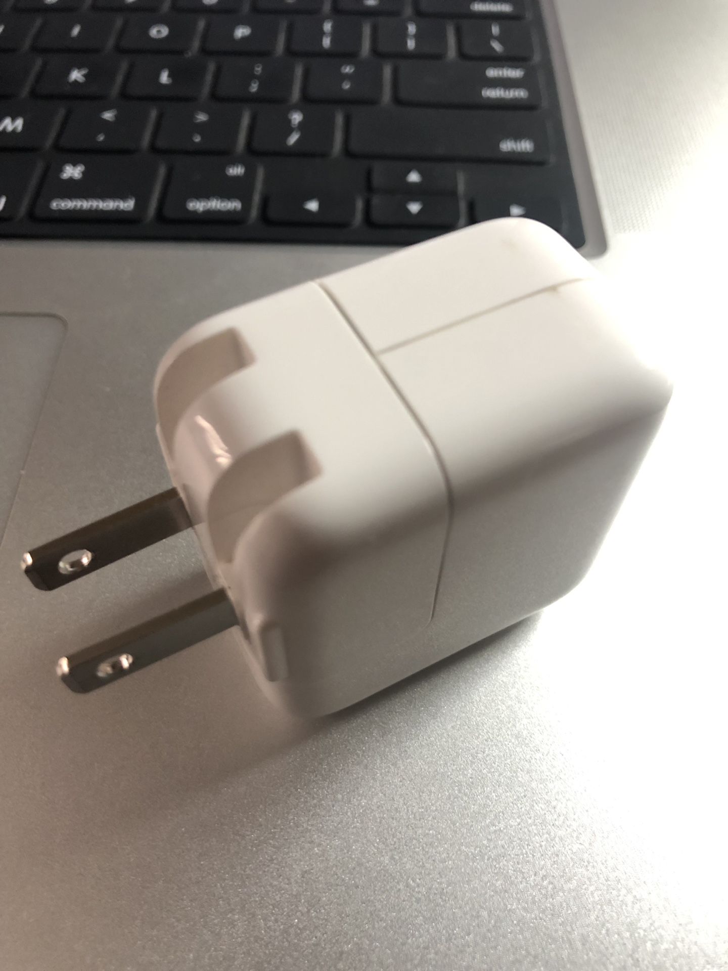 Apple 12W USB Power Adapter