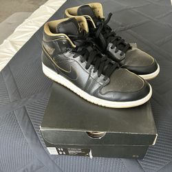 Air Jordan 1 Mid Size 11