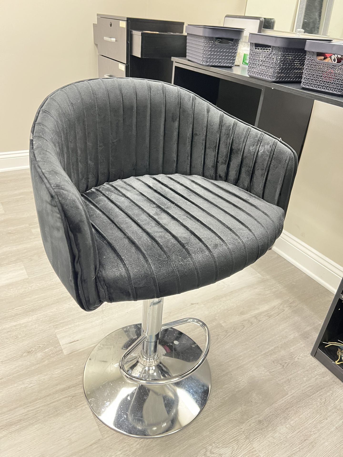 Styling Swivel Chair