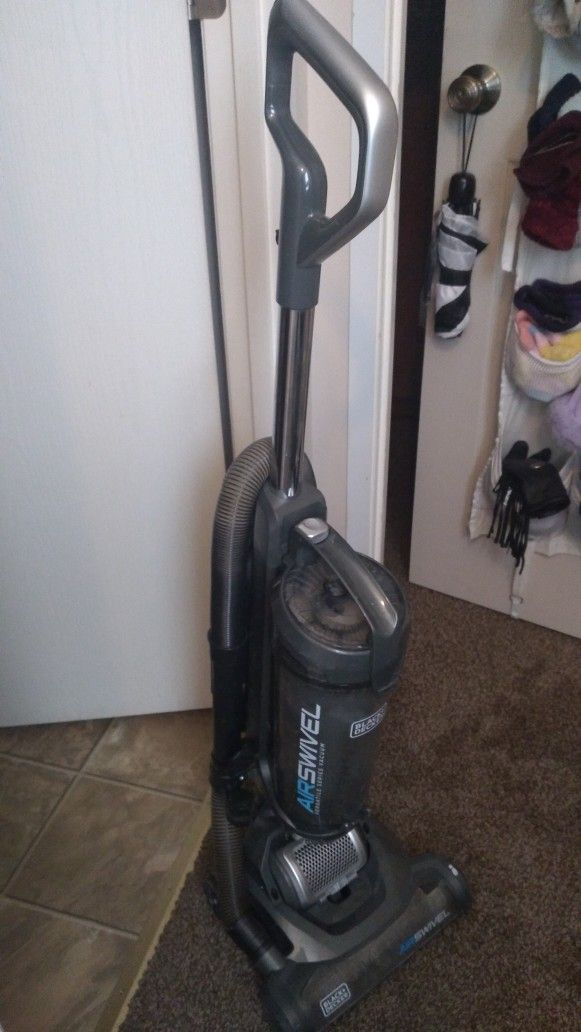 Light Weight Swivel Vacuum Cleaner Wind Tunnel Style 3 Washable Filter including HEPA