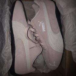 6.5 Womens Puma Speedcat OG (Original) in the "Whisp of Pink / Puma White" colorway.