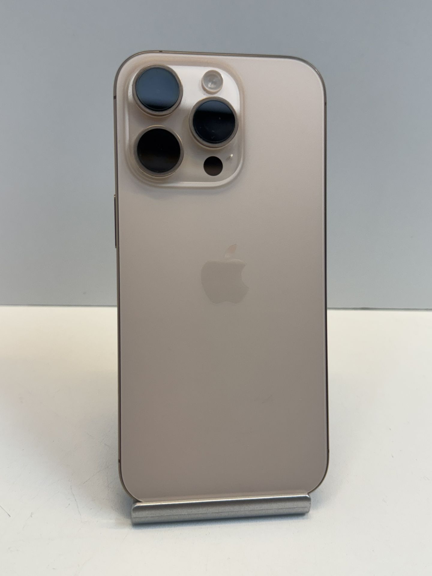 Apple iPhone 16 PRO 128gb. ( Unlocked Cellphone )