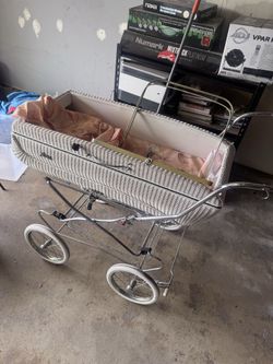 Vintage wicker Pram Stroller