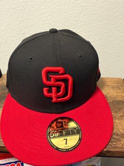 Sd hat red and black