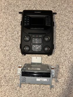 2013 Ford F150 Radio CD Player Receiver Stereo AM/FM  Radio Face Panel And Monitor