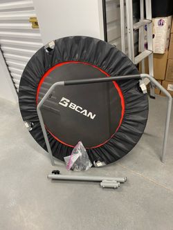 Rebounder/Trampoline with handle