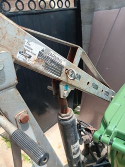 Used engine hoist