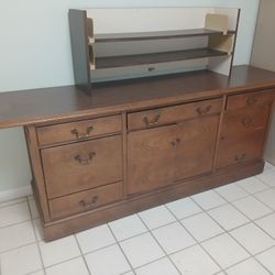 Credenza FREE!