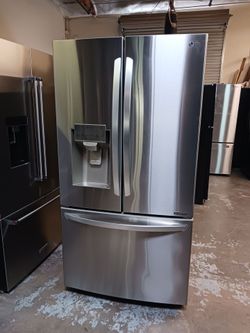 Refrigerator lg 3 door French door in stainless steel 40 days warranty Delevery