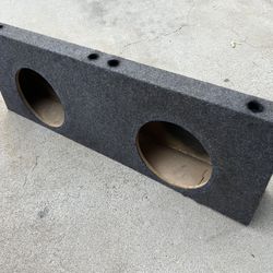 ($120 firm) 2/12s sub box for a 2001 to 07 Chevy / GMC Crew Cab