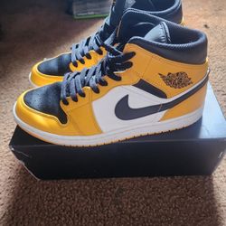 Jordan 1 Mid Taxi Size 11
