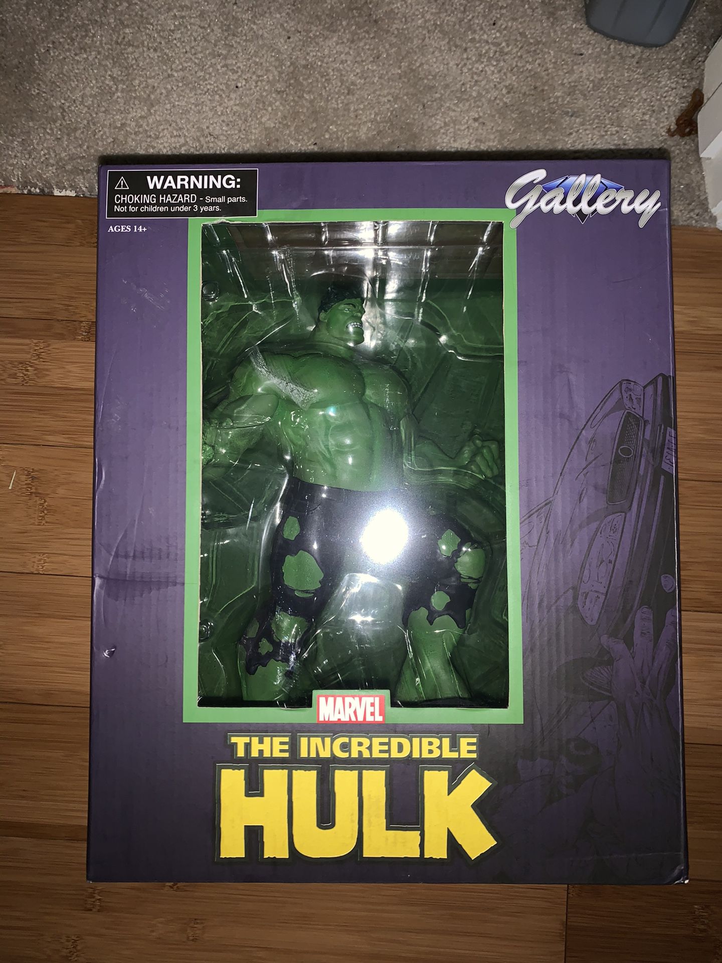 Hulk and dead pool collectible pvc status