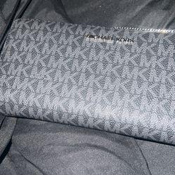 Micheal Kors Jet Travel Wallet