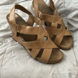 Women’s Tan Wedge Heels Size 10