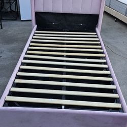 PINK BED FRAME/STORAGE SIZE TWIN 