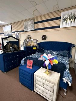 ✨ Royal Blue Velvet King Bedroom Set – Elegant, Modern, and Financing Available ✨ 