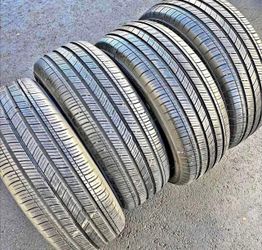 235/55/19 Michelin set de Tires con 70% de Vida las 4