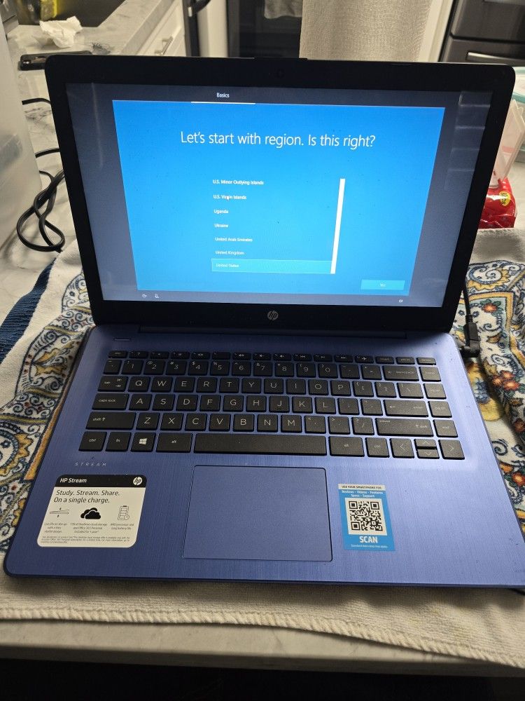 HP Stream Laptop (TESTED WORKING AND RESET)