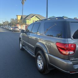2005 Toyota Sequoia