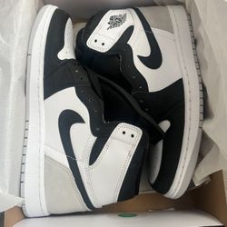  ✨ New Jordan 1 Retro “Bleached coral”🪸