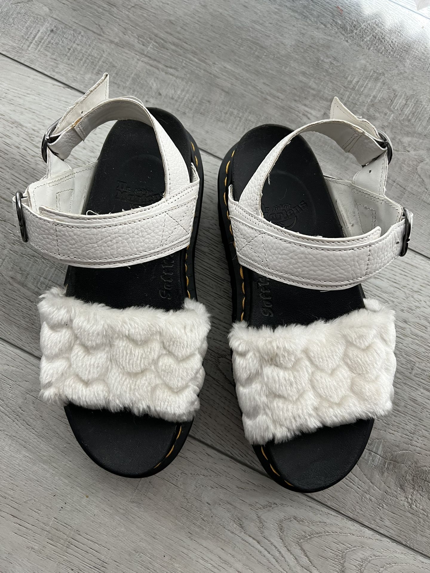 Dr martens Fluffy Platform Slides