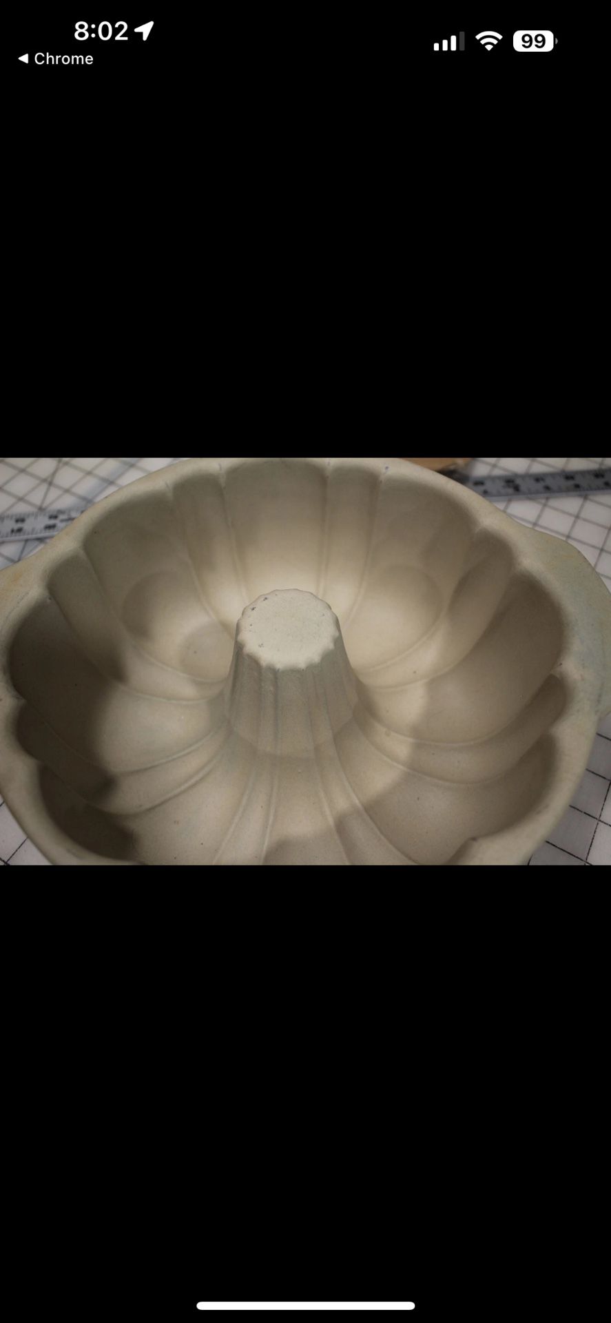 Pampered Chef Stoneware Fluted Pan - EUC - Cakes, Angel Food, Bundt Pan