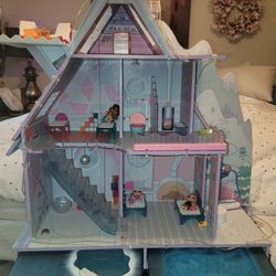 L.O.L. Chalet Dollhouse