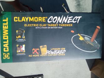 Clay pigeon thrower