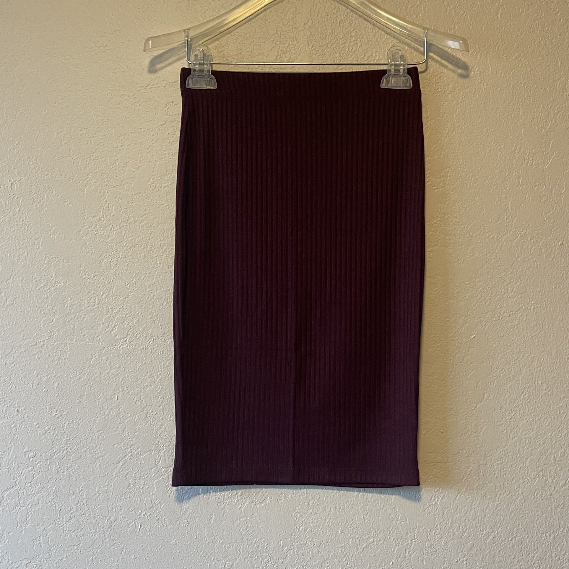 Forever 21, Women’s Burgundy Pencil Skirt, Size S