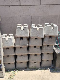 Deck blocks