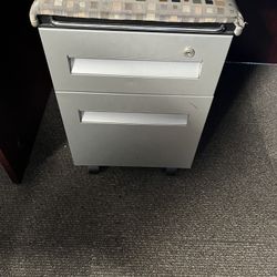 Mobile Pedestal