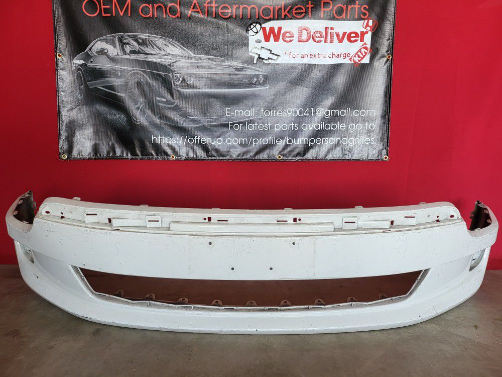 2011 - 2012 Gmc Acadia Front Lower Bumper Cover Oem 