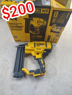 DEWALT 20V MAX XR 18GA Brad Nailer