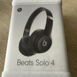 Beats Solo 4 -New in Box