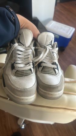 Jorden 4s military black