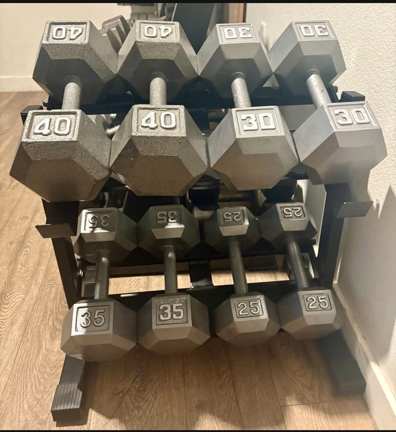 Set Of Cast Iron Hex Dumbbells 15s To 45s  Total : 420 lbs (NO RACK INCLUDED)