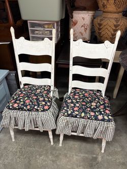 Chairs/pair of chairs/antique chairs/cottage chairs