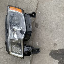 2014-2017 Jeep Grand Cherokee Left Headlight
