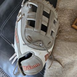 Firstbaseman Softball Glove A2000 12"