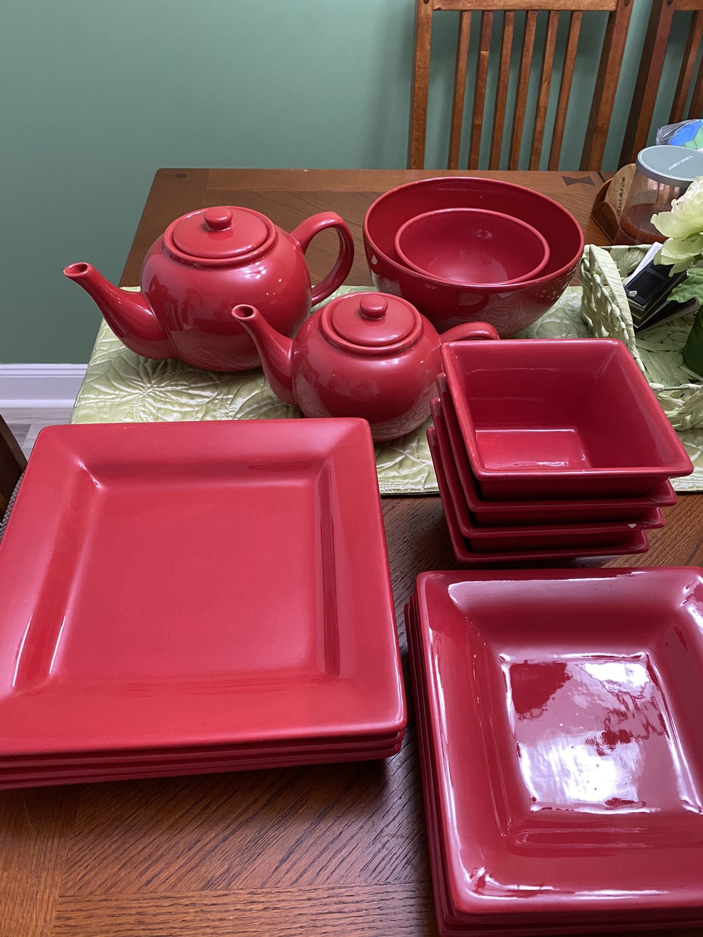 Dishes (Red)